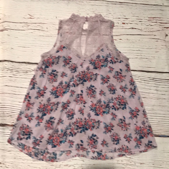 ⬇️ JUST REDUCED! ⬇️ Lavender Lace Top NWT!! 🌸 - Picture 5 of 6